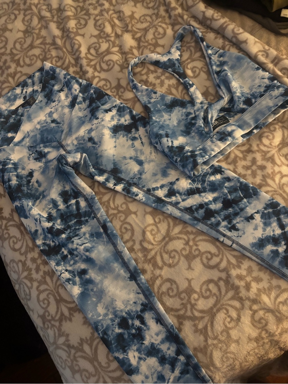 Beach Riot Blue and White Cloud Tie-Dye gym set
